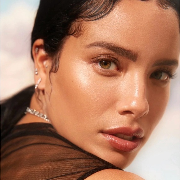 Wander Beauty Flash Focus Hydrating Foundation stick (Deep) Tan new in box - Picture 1 of 4